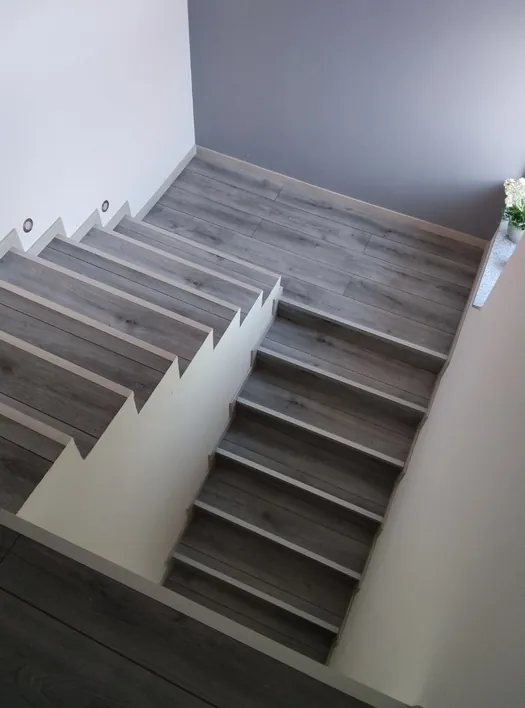 Stubište obloženo laminatom
