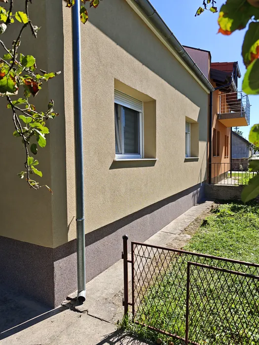 Bočni zid sa zonom sokla