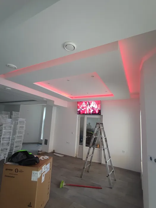 Neizravna LED rasvjeta u stropu