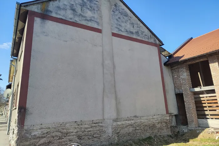 Prije: Zabatni zid